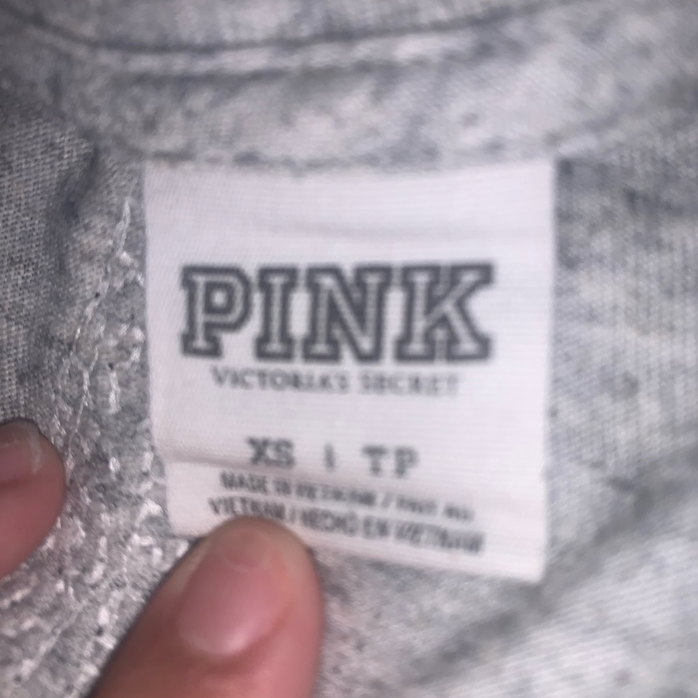 PINK VS TOP! 💋 - Picture 2 of 3
